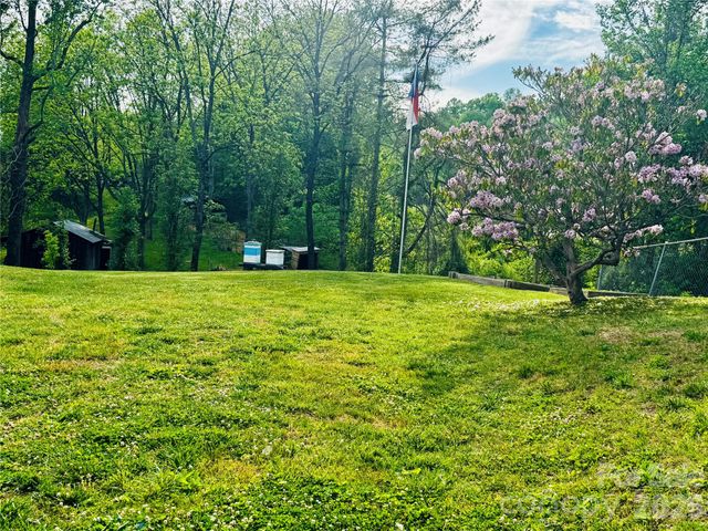 1664 Old US 25 Highway, Zirconia, NC 28790