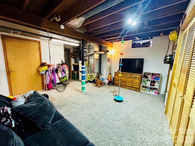 1664 Old US 25 Highway, Zirconia, NC 28790