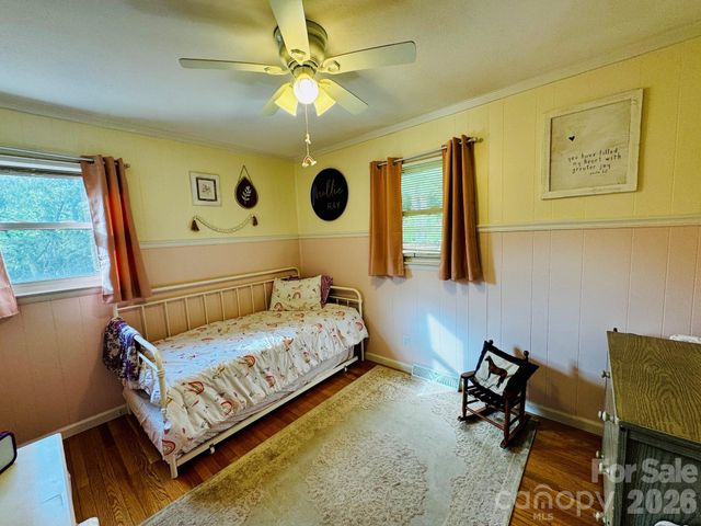 1664 Old US 25 Highway, Zirconia, NC 28790