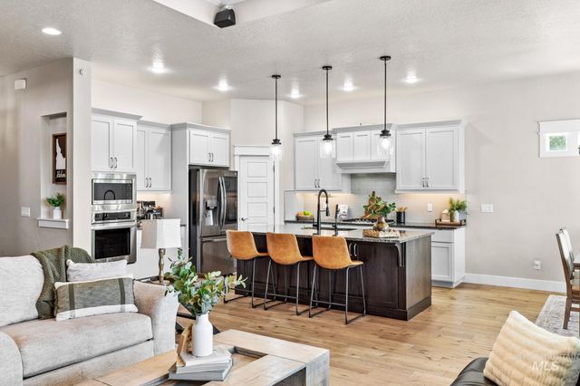 2025 Nordic Ave, Middleton, ID 83644