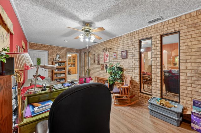 1605 Heather Court, Cleburne, TX 76033