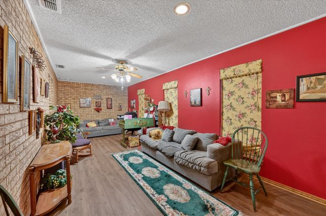 1605 Heather Court, Cleburne, TX 76033