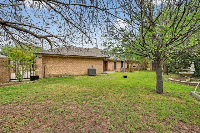 1605 Heather Court, Cleburne, TX 76033