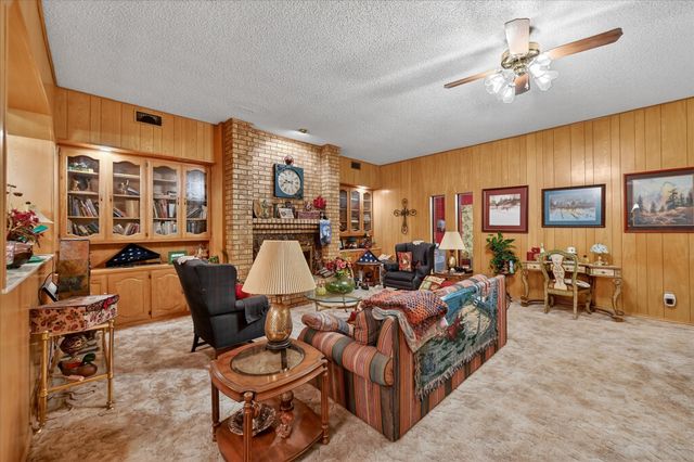 1605 Heather Court, Cleburne, TX 76033