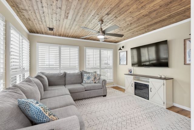 107 Waters Edge Ln, Hendersonville, TN 37075