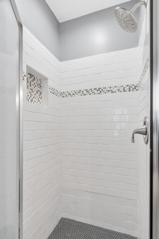 107 Waters Edge Ln, Hendersonville, TN 37075