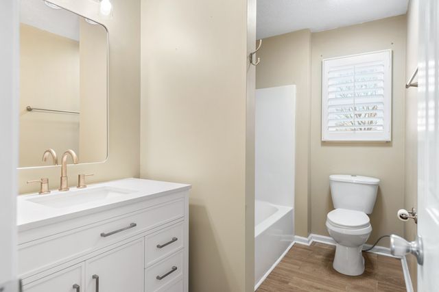 107 Waters Edge Ln, Hendersonville, TN 37075