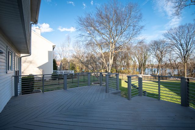 107 Waters Edge Ln, Hendersonville, TN 37075