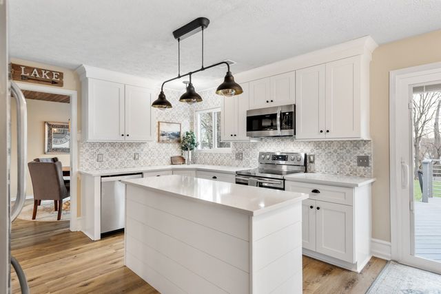 107 Waters Edge Ln, Hendersonville, TN 37075