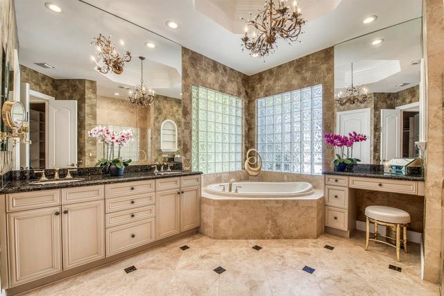 119 San Marita Way, Palm Beach Gardens, FL 33418