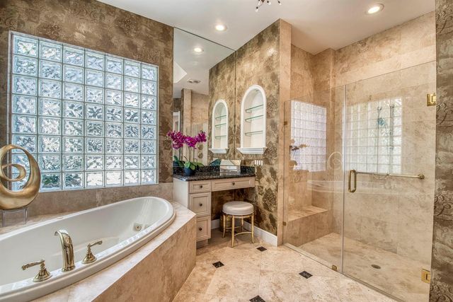 119 San Marita Way, Palm Beach Gardens, FL 33418