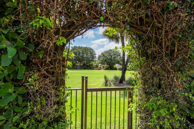 119 San Marita Way, Palm Beach Gardens, FL 33418