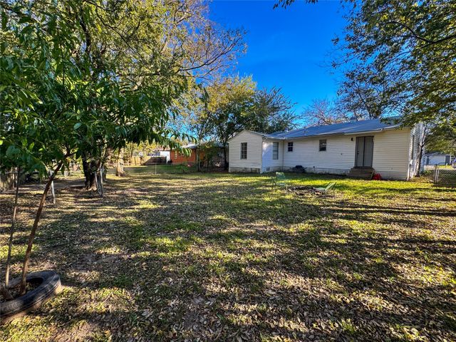 3206 Mitchell Street, Greenville, TX 75402