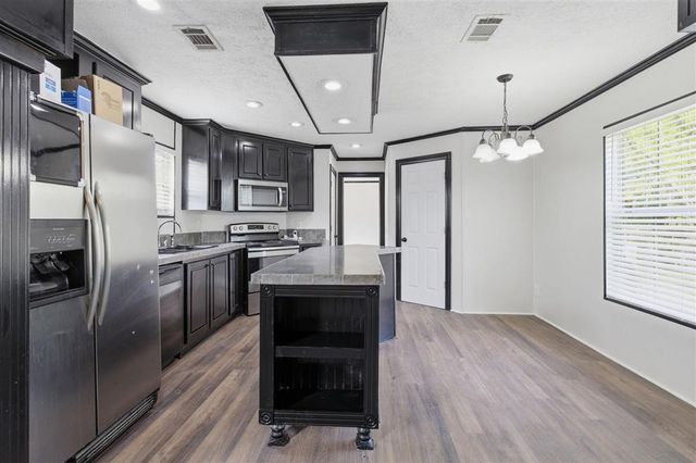 317 Thicket Rd, Sulphur, LA 70663