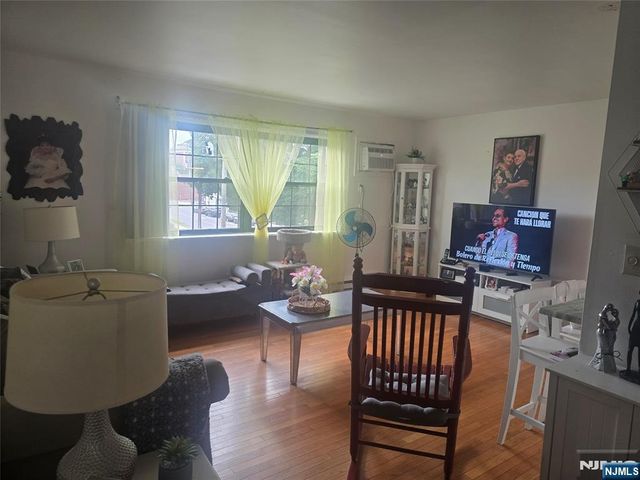 412-432 Broadway 5C, Passaic, NJ 07055