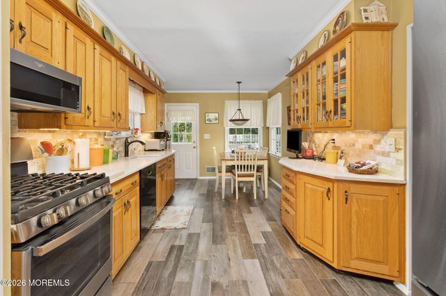 57 Pedee Place, Middletown, NJ 07748