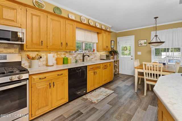 57 Pedee Place, Middletown, NJ 07748