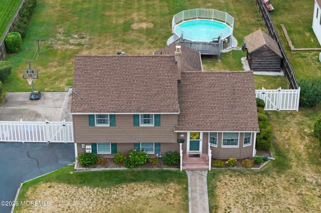 57 Pedee Place, Middletown, NJ 07748
