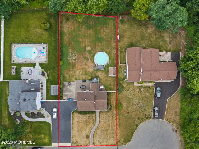 57 Pedee Place, Middletown, NJ 07748