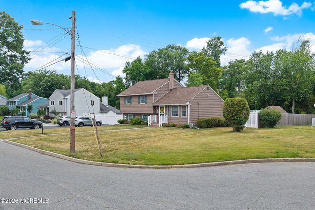 57 Pedee Place, Middletown, NJ 07748