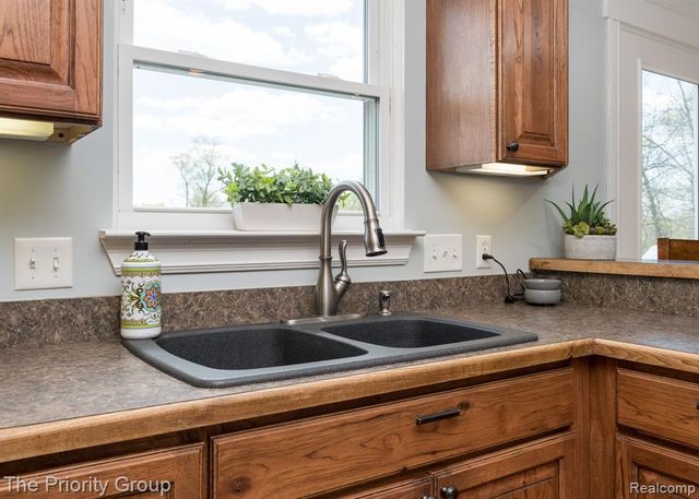 10270 County Line Road, Ortonville, MI 48462