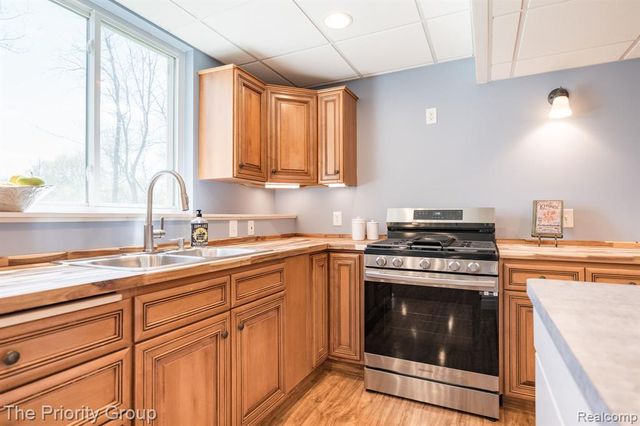 10270 County Line Road, Ortonville, MI 48462