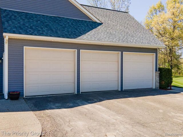 10270 County Line Road, Ortonville, MI 48462
