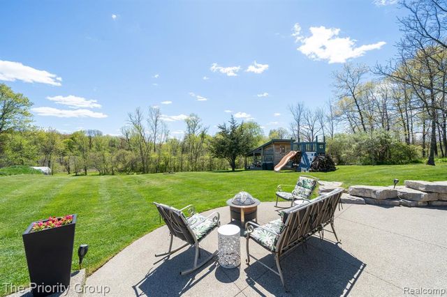 10270 County Line Road, Ortonville, MI 48462