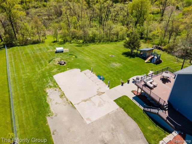 10270 County Line Road, Ortonville, MI 48462