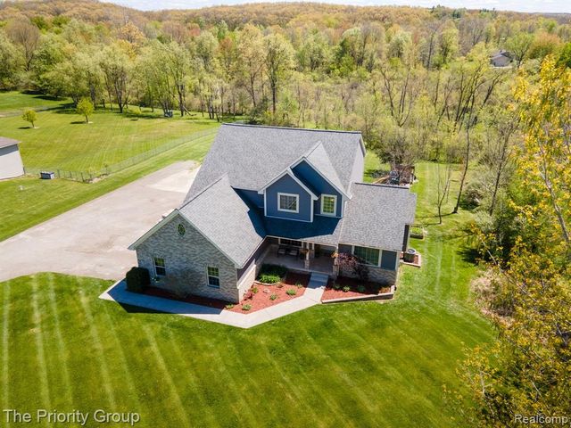 10270 County Line Road, Ortonville, MI 48462