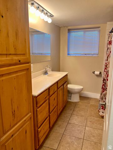 6695 S SOMERSET DR, West Jordan, UT 84084