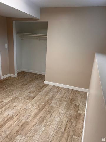 6695 S SOMERSET DR, West Jordan, UT 84084