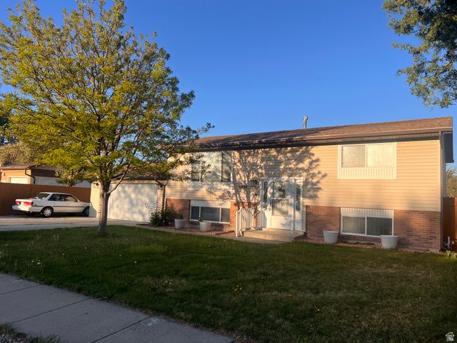 6695 S SOMERSET DR, West Jordan, UT 84084