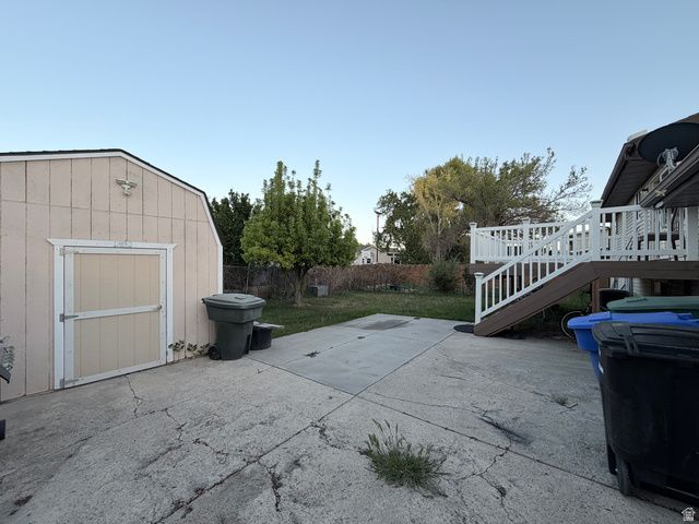 6695 S SOMERSET DR, West Jordan, UT 84084
