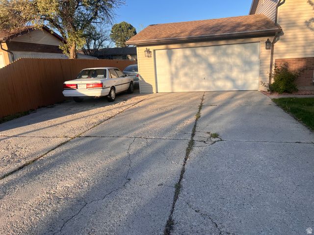 6695 S SOMERSET DR, West Jordan, UT 84084