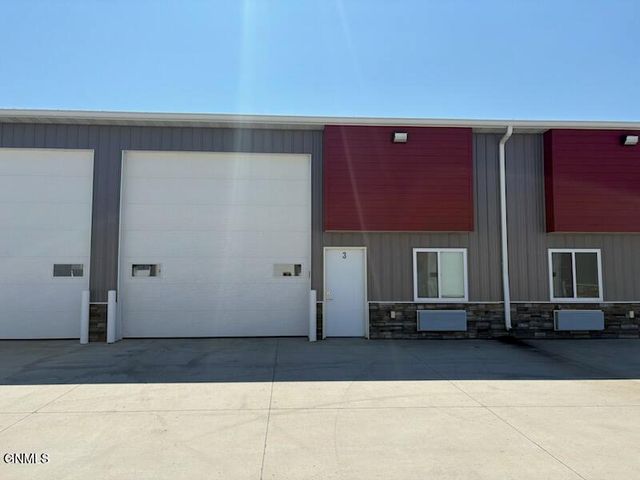 1429 Burlington Drive, Bismarck, ND 58504 property photo
