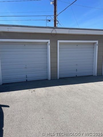 1320 E 38th Street 1320B, Tulsa, OK 74105