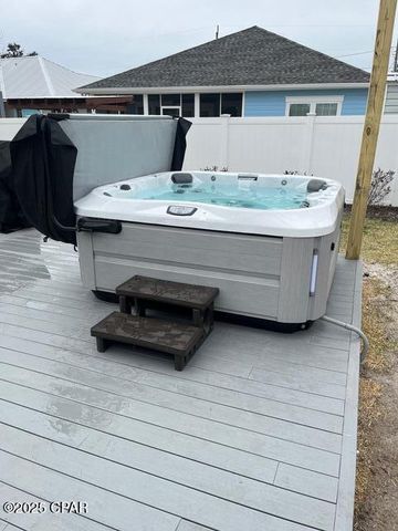 529 Christmas Tree Lane, Panama City Beach, FL 32413