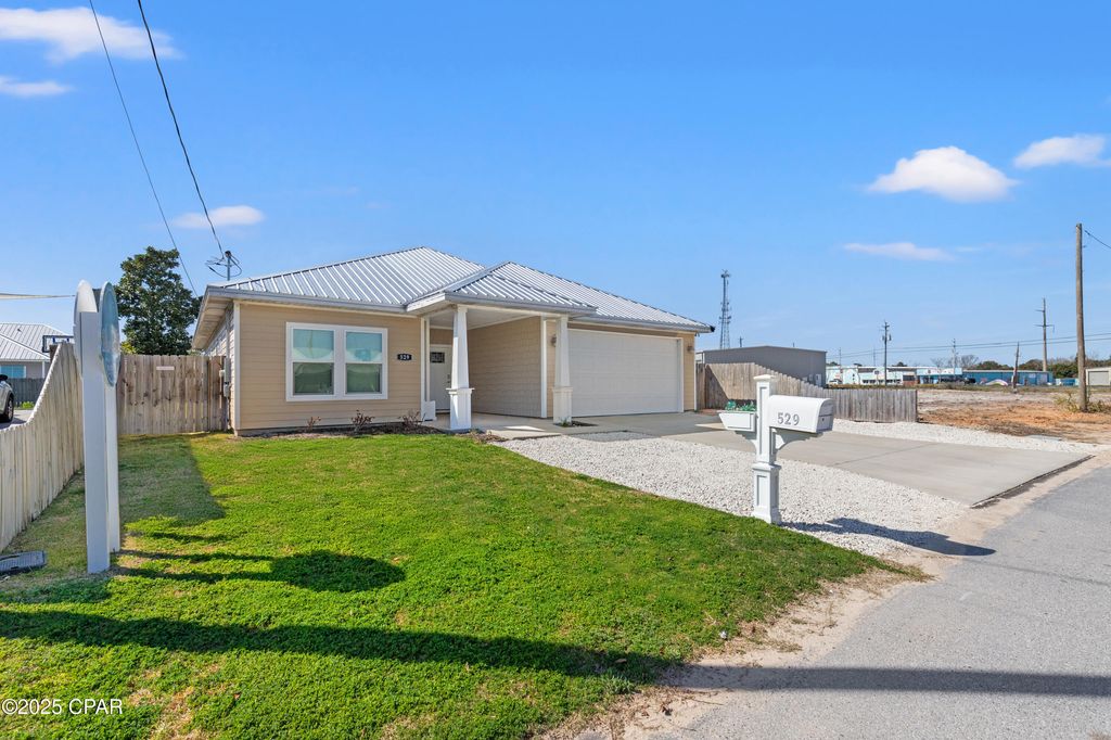 Image 7 of property listing at 529 Christmas Tree Lane, Panama City Beach, FL 32413