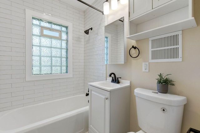 143 Frame AVENUE, Waukesha, WI 53186