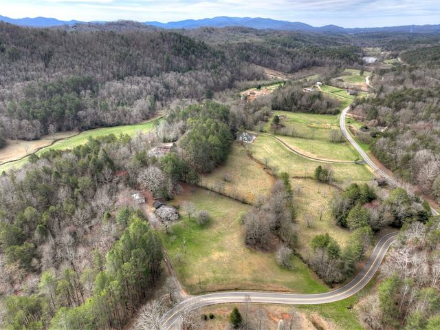 2882 Cutcane Road, Mineral Bluff, GA 30559