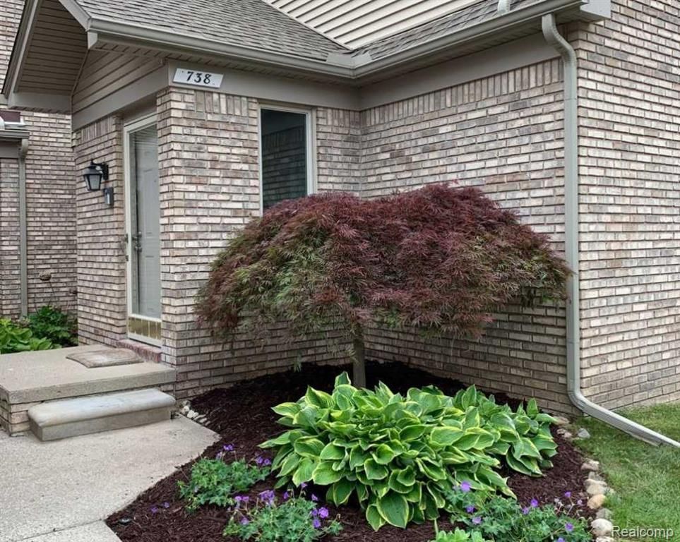 738 S Milford Road, Milford, MI 48381