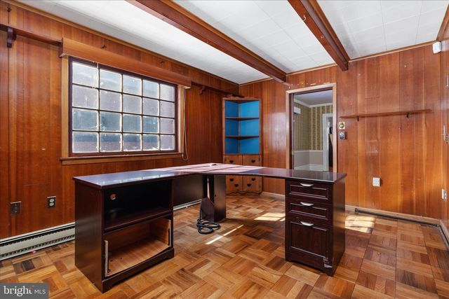 208 PORTER AVE, Martinsburg, WV 25401