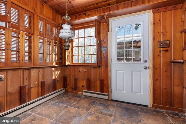 208 PORTER AVE, Martinsburg, WV 25401