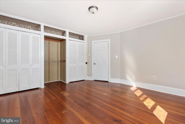 208 PORTER AVE, Martinsburg, WV 25401