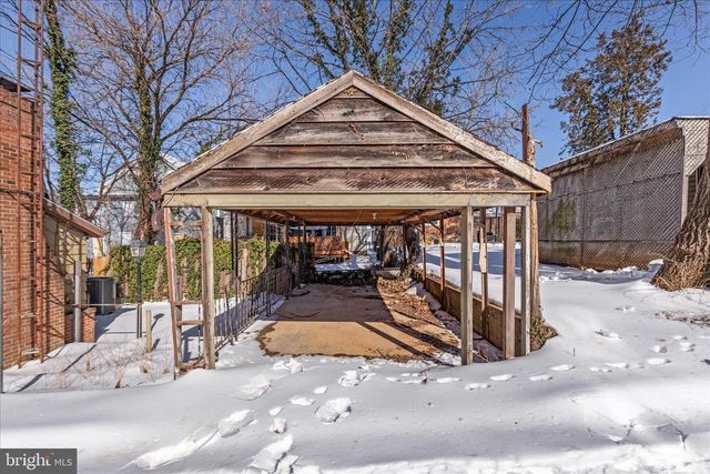 208 PORTER AVE, Martinsburg, WV 25401