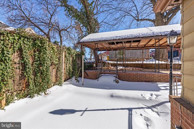 208 PORTER AVE, Martinsburg, WV 25401