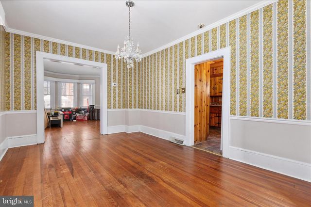 208 PORTER AVE, Martinsburg, WV 25401