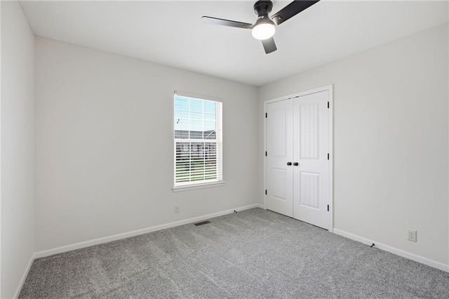 301 NE 192nd Terrace, Smithville, MO 64089