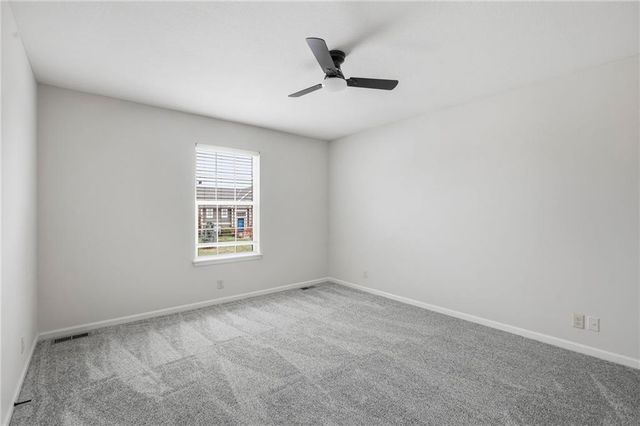 301 NE 192nd Terrace, Smithville, MO 64089
